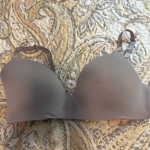 Victoria secret wireless grey Women's Bra size 38DD